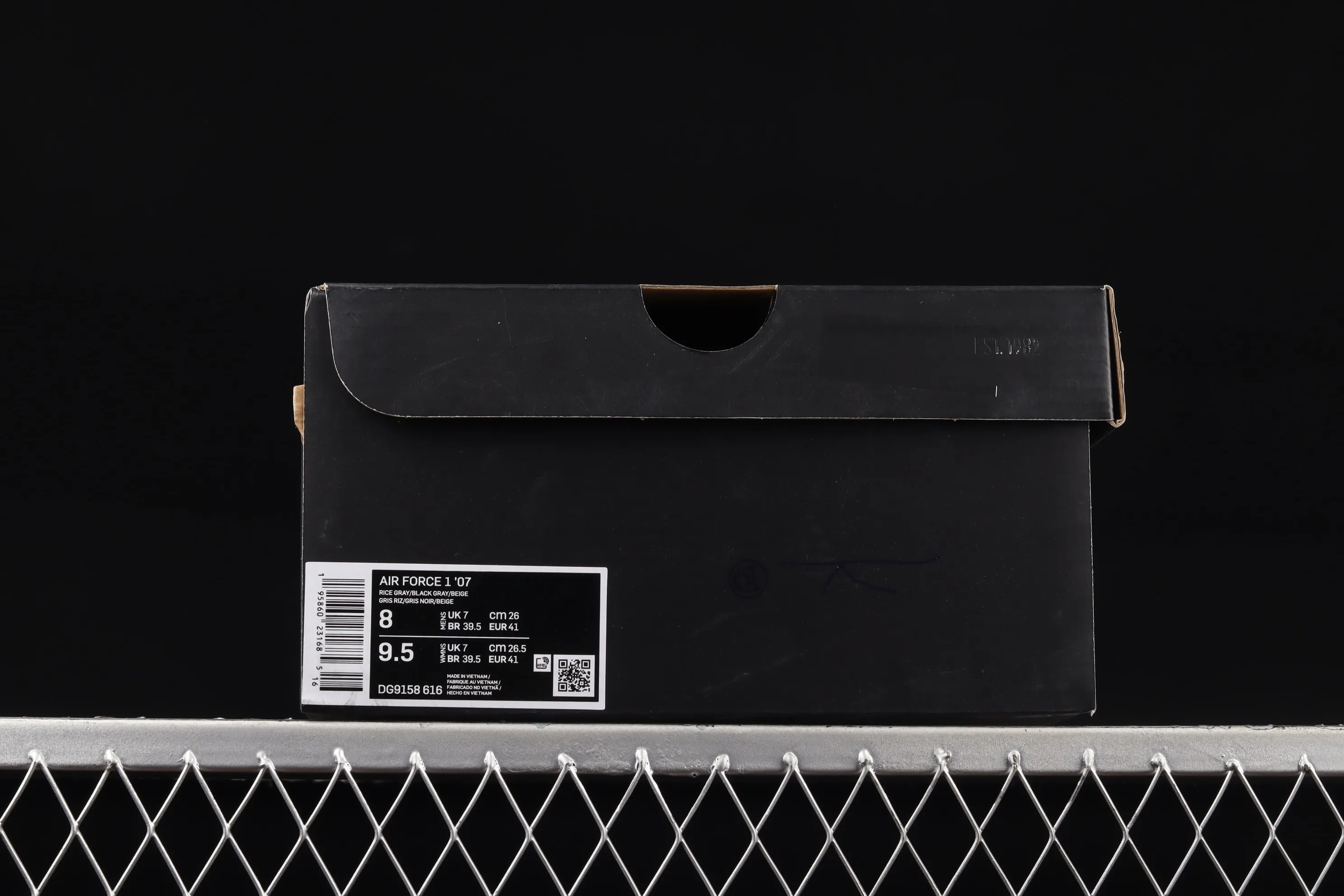All categories Nk Air Force 1 Air Force series Nk Air Force 1 Mid Air Force mid-top Nk Air Force 1'07 Mid beige gray and black color Air Force 1 mid-top casual sneakers DG9158-616